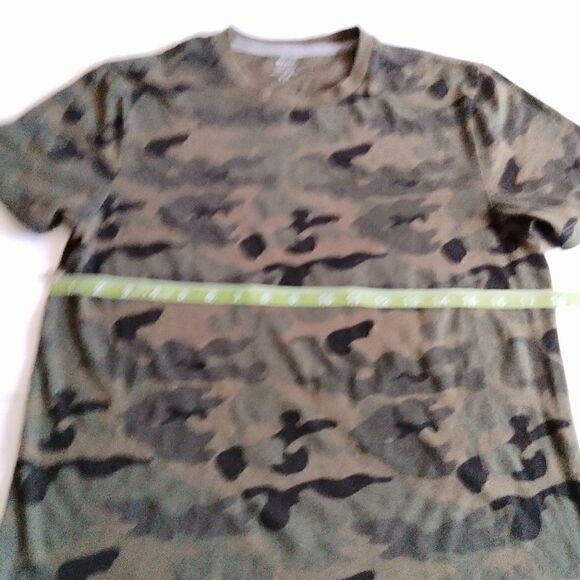 Old Navy Camo Men's / Boy's Tee Shirt - Picture 4 of 5